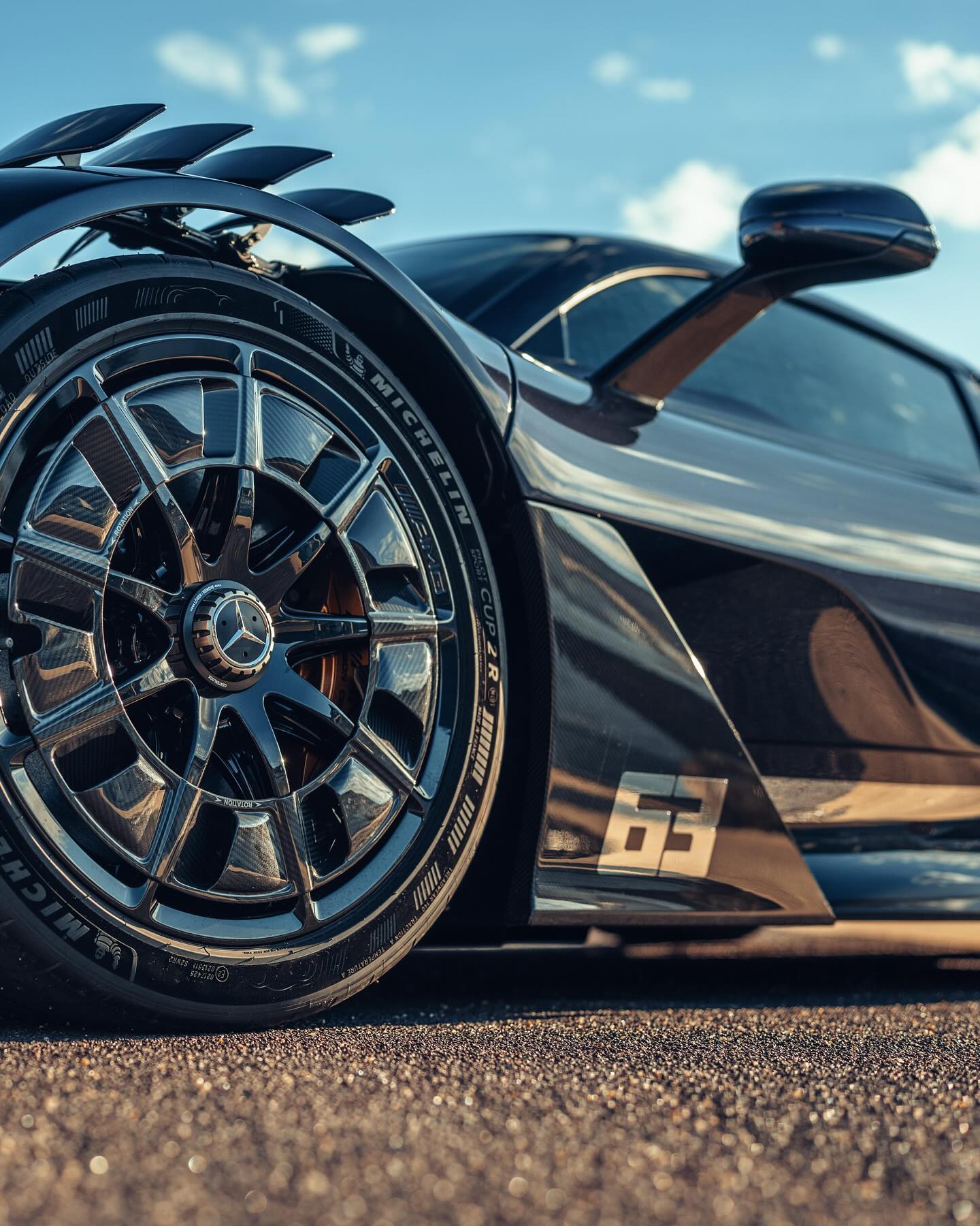 Mercedes-AMG ONE wheel and carbon detail